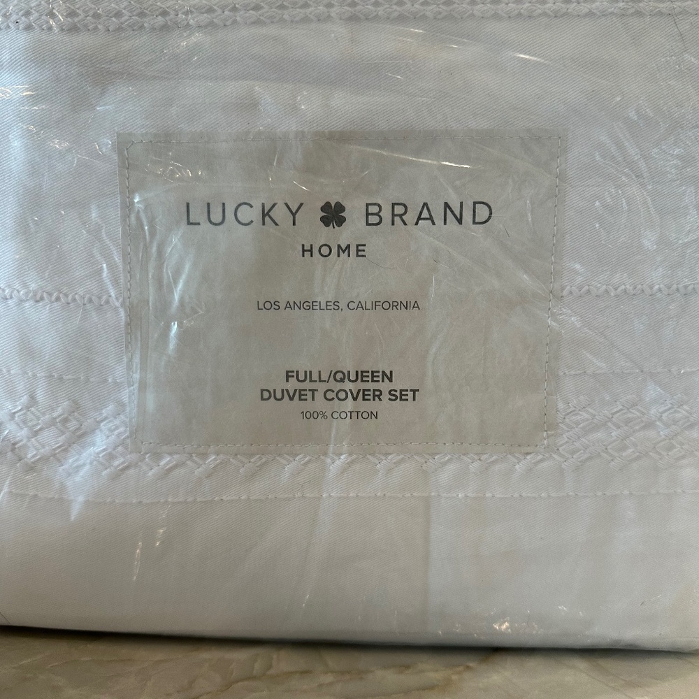 Lucky Brand HOME complete Queen/full duvet set